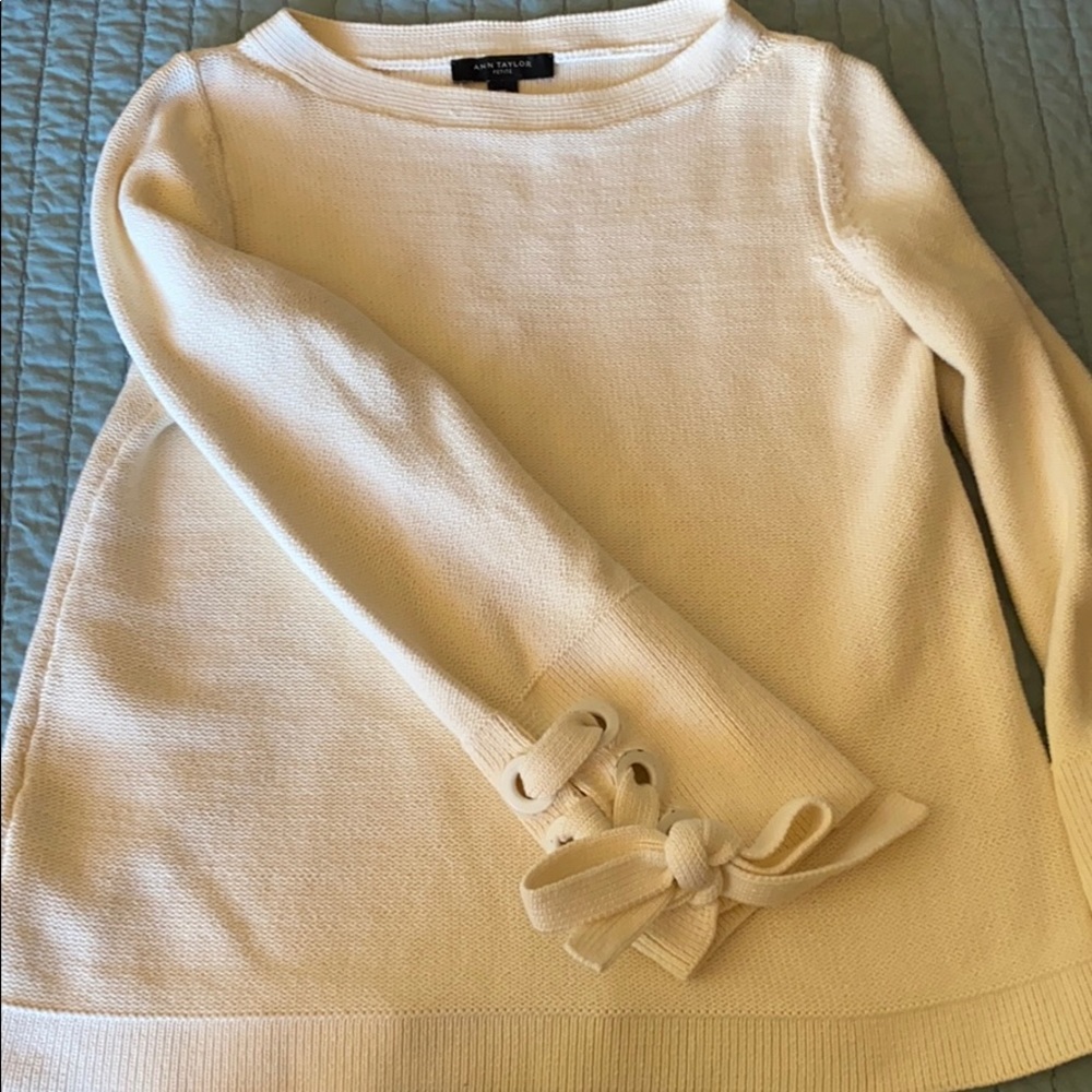 🌟 Ann Taylor Tie Sleeve Sweater Sz MP 🌟